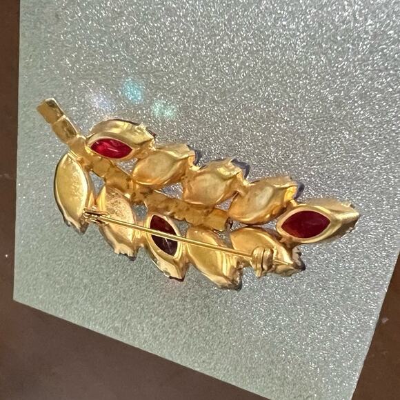 Vtg 2 3/8" Juliana D&E Pink/Purple/Blue Iridescent Crystal Feather Brooch - Picture 5 of 5